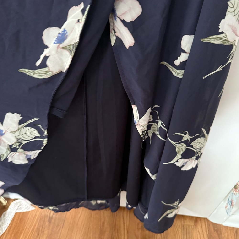Lulus Navy Blue & Cream Floral Print Wrap Maxi Dress Medium - Picture 5 of 11